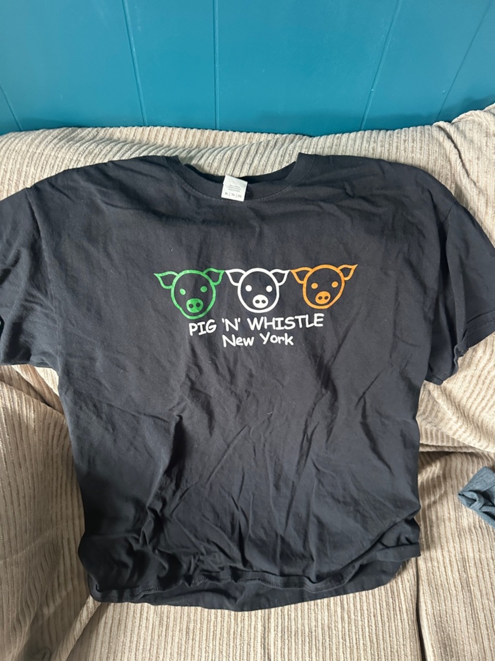 Pig 'N' Whistle New York Logo T-Shirt - Black with Green/White/Orange Pigs